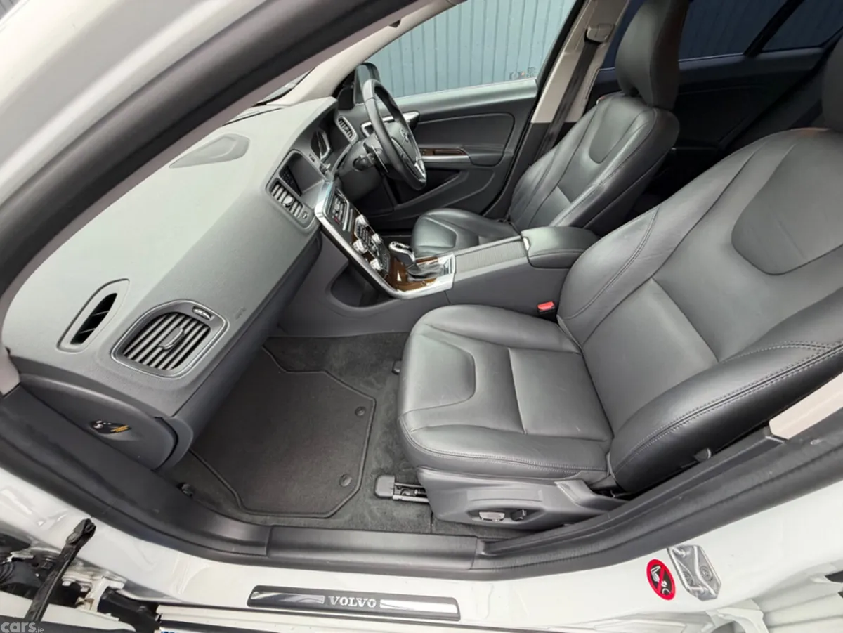 Volvo S60 Saloon, Diesel, 2018, White