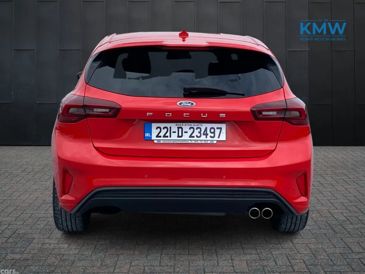 Ford Focus Hatchback, Petrol, 2022, Red