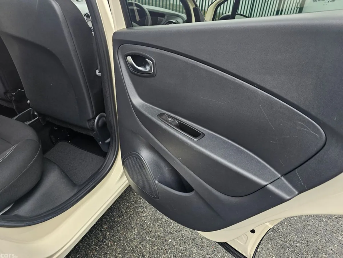 Renault Captur Hatchback, Diesel, 2019, White
