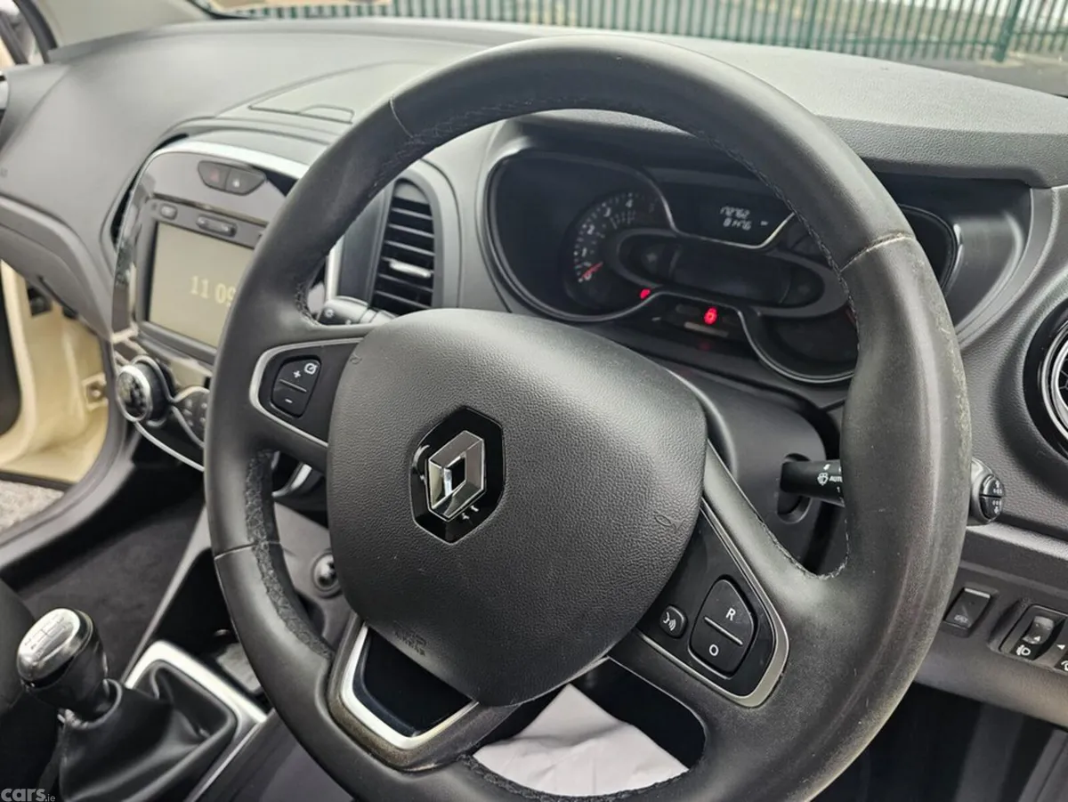 Renault Captur Hatchback, Diesel, 2019, White