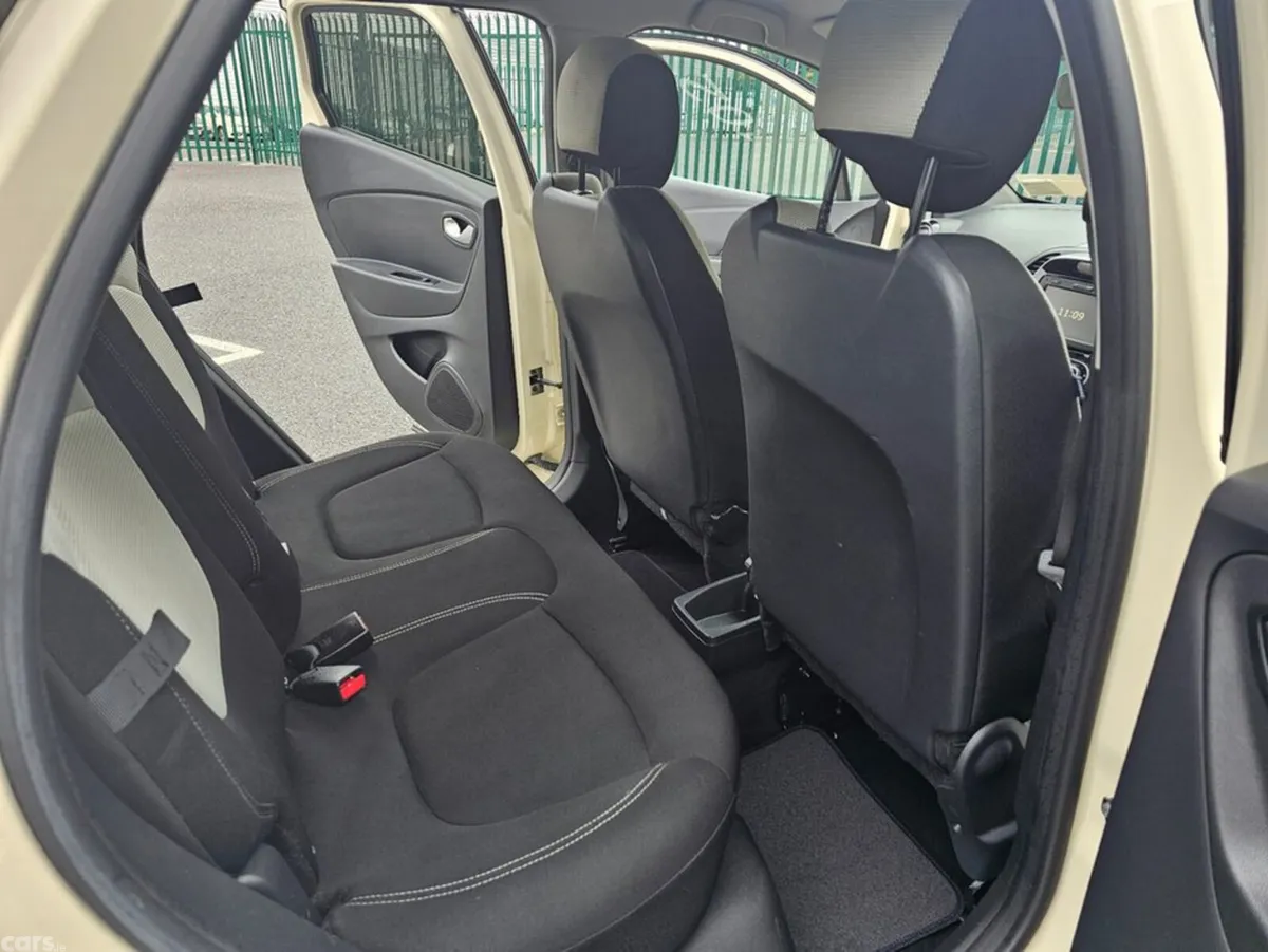 Renault Captur Hatchback, Diesel, 2019, White