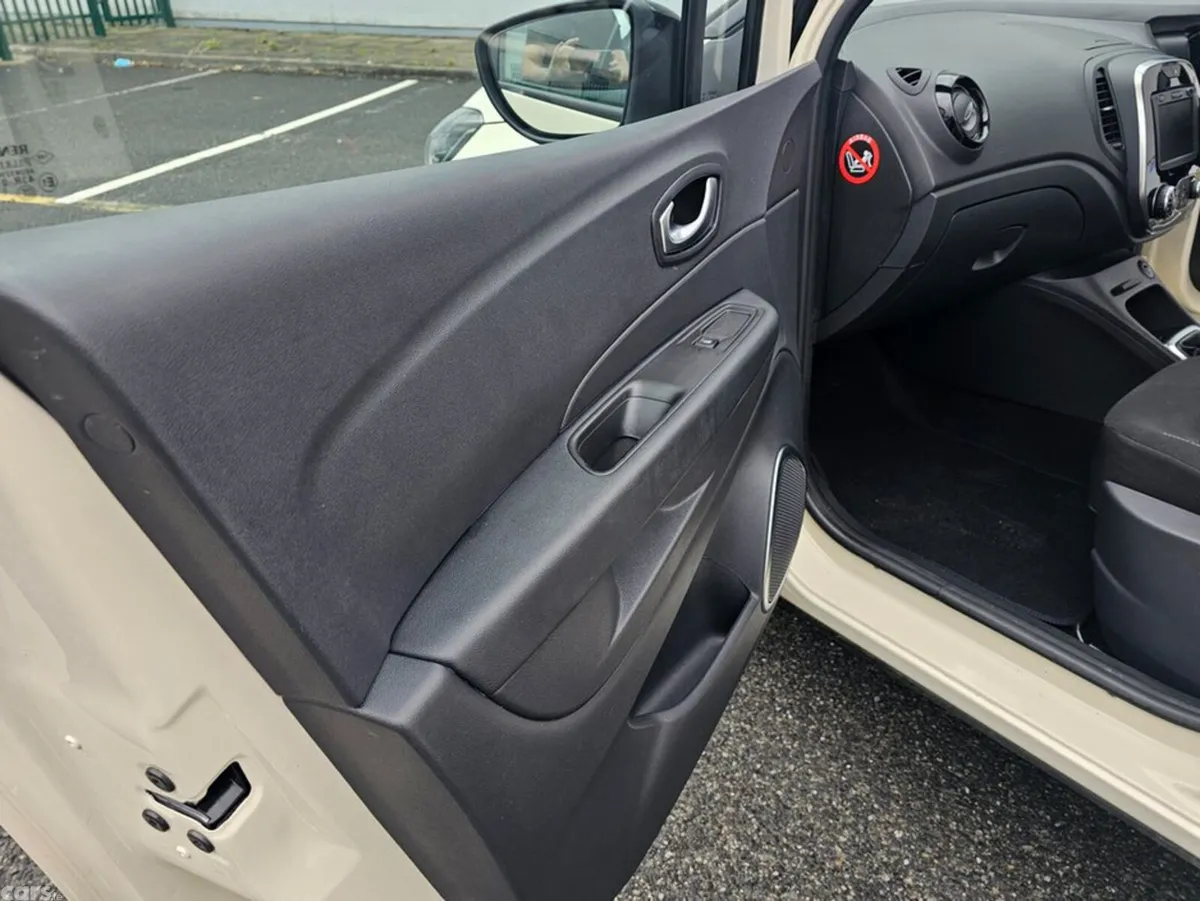 Renault Captur Hatchback, Diesel, 2019, White