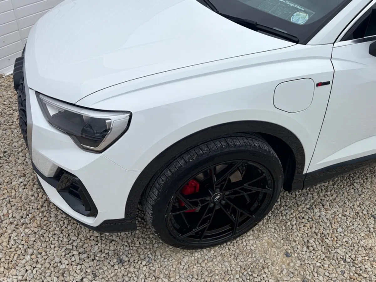 Audi Q3 Hatchback, Petrol Plug-in Hybrid, 2023, White