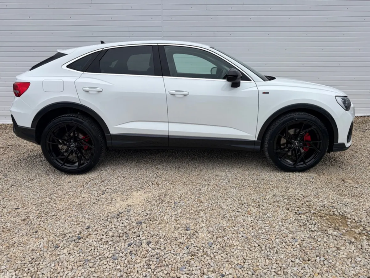 Audi Q3 Hatchback, Petrol Plug-in Hybrid, 2023, White