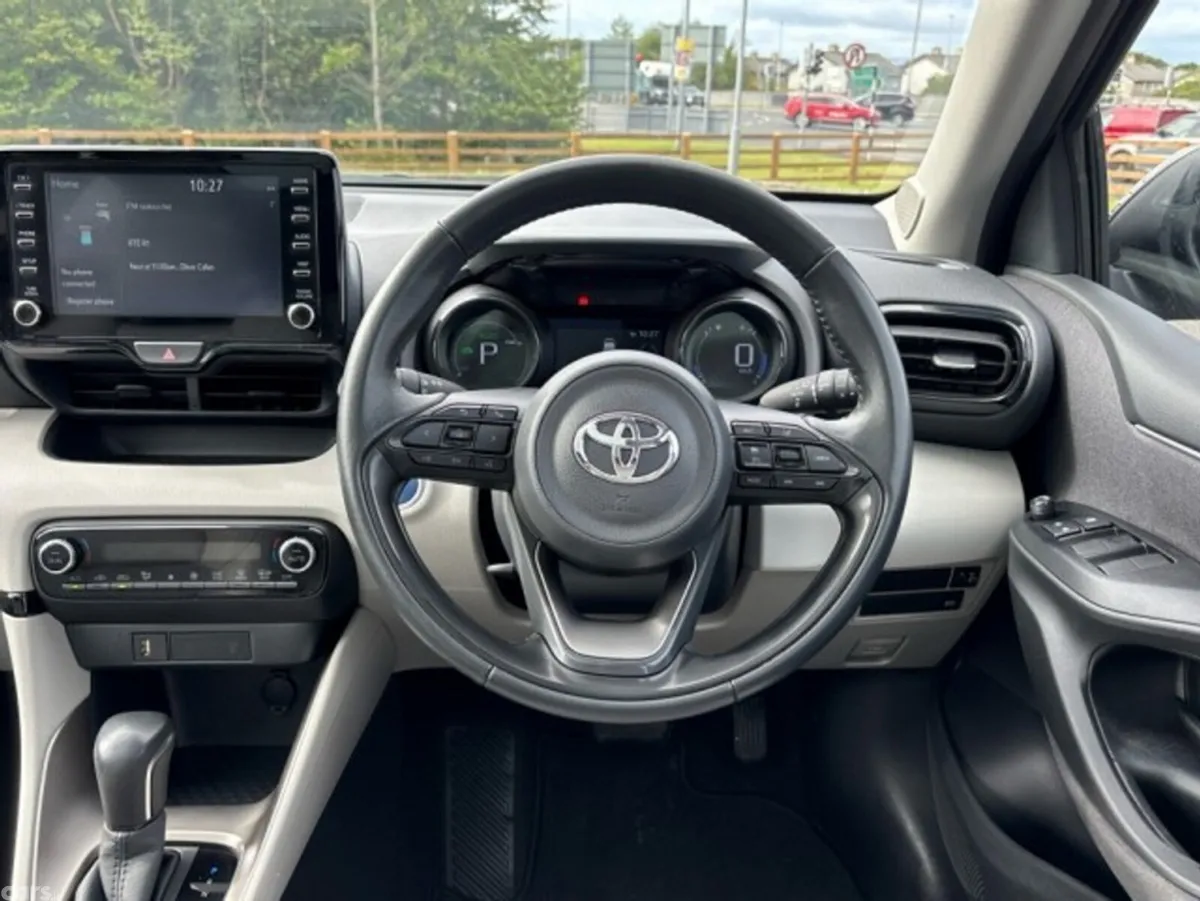 Toyota Yaris Hatchback, Petrol Hybrid, 2023, Brown