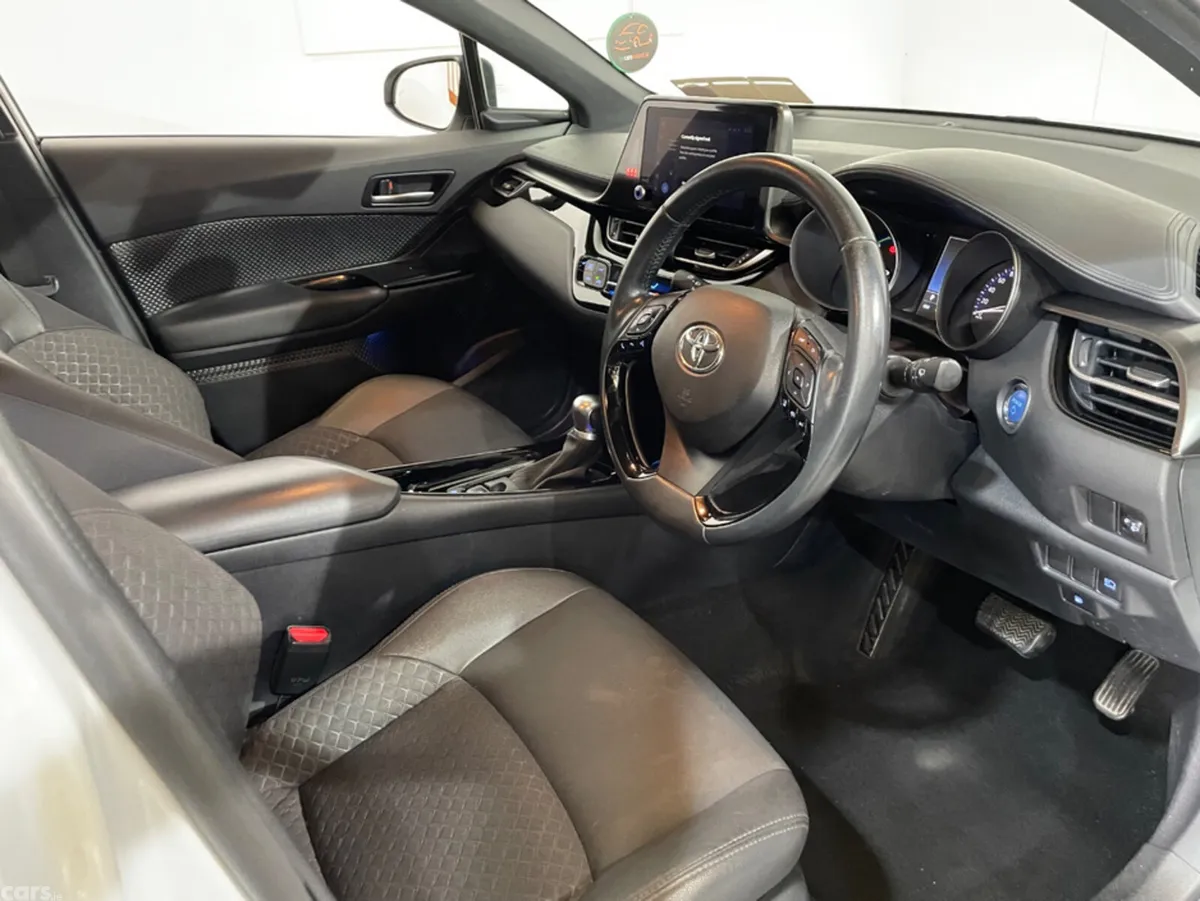 Toyota C-HR Hatchback, Petrol, 2023, White