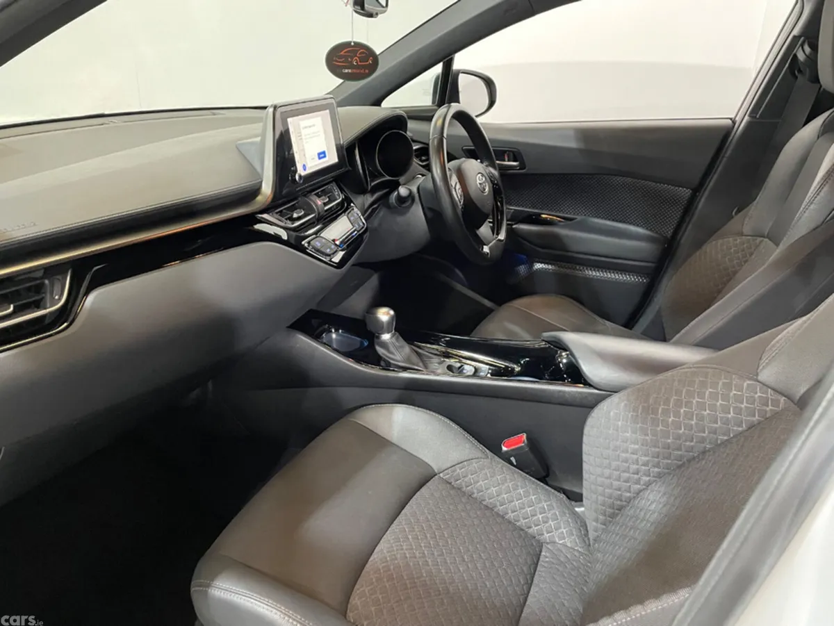 Toyota C-HR Hatchback, Petrol, 2023, White