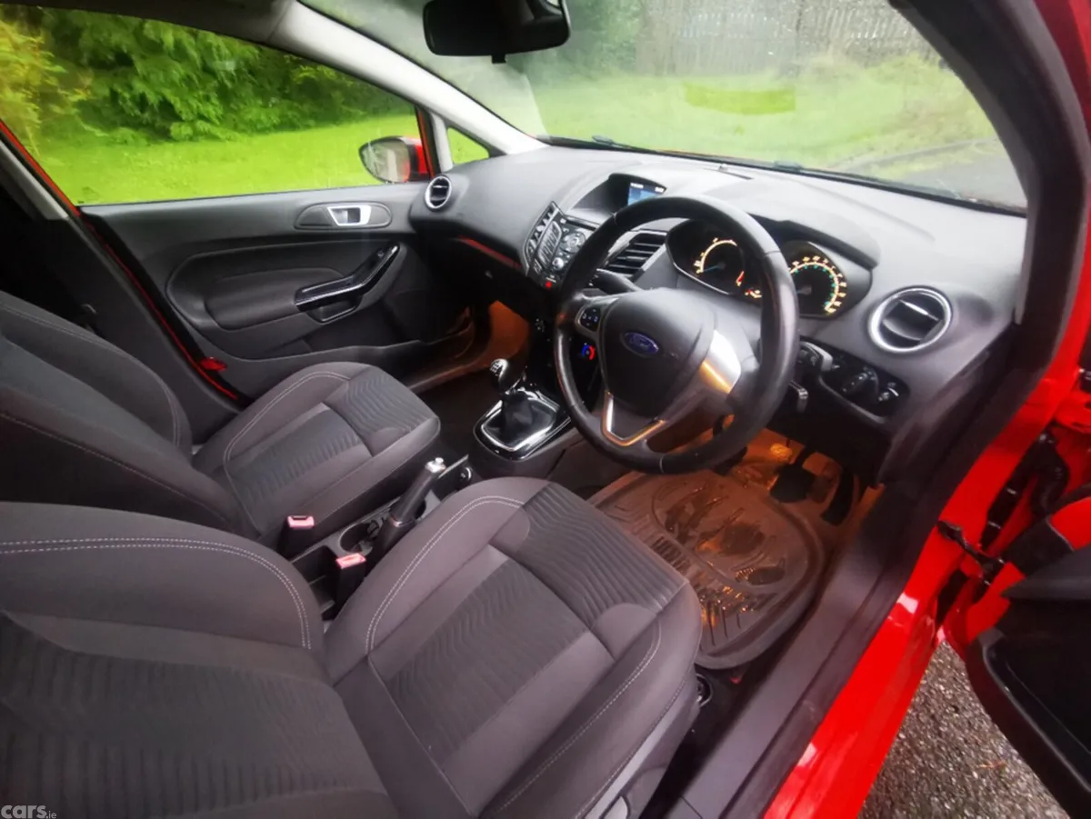 Ford Fiesta Hatchback, Diesel, 2016, Red