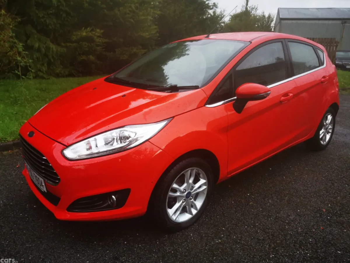 Ford Fiesta Hatchback, Diesel, 2016, Red