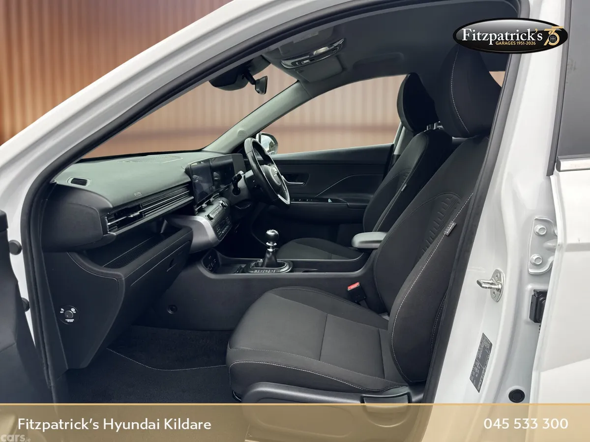 Hyundai KONA MPV, Petrol, 2024, White