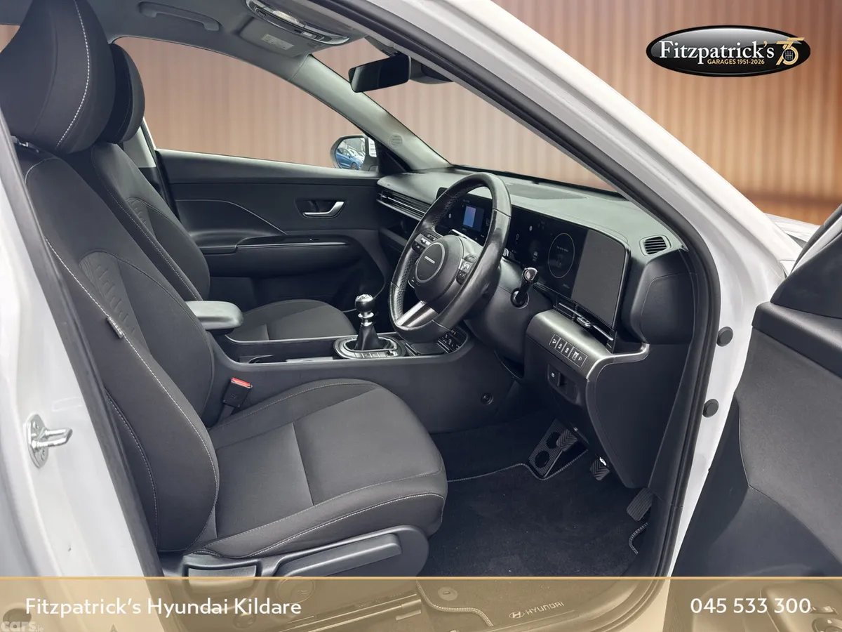 Hyundai KONA MPV, Petrol, 2024, White