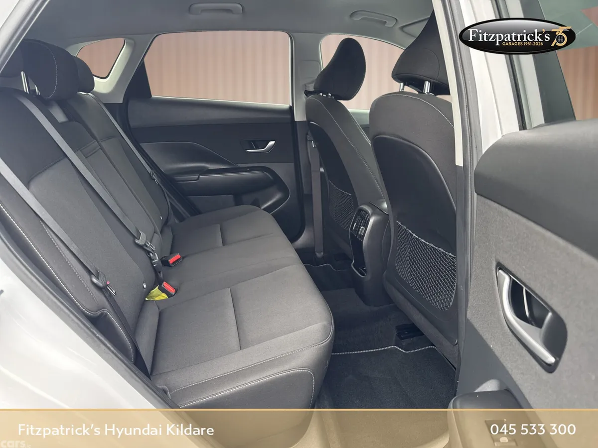 Hyundai KONA MPV, Petrol, 2024, White