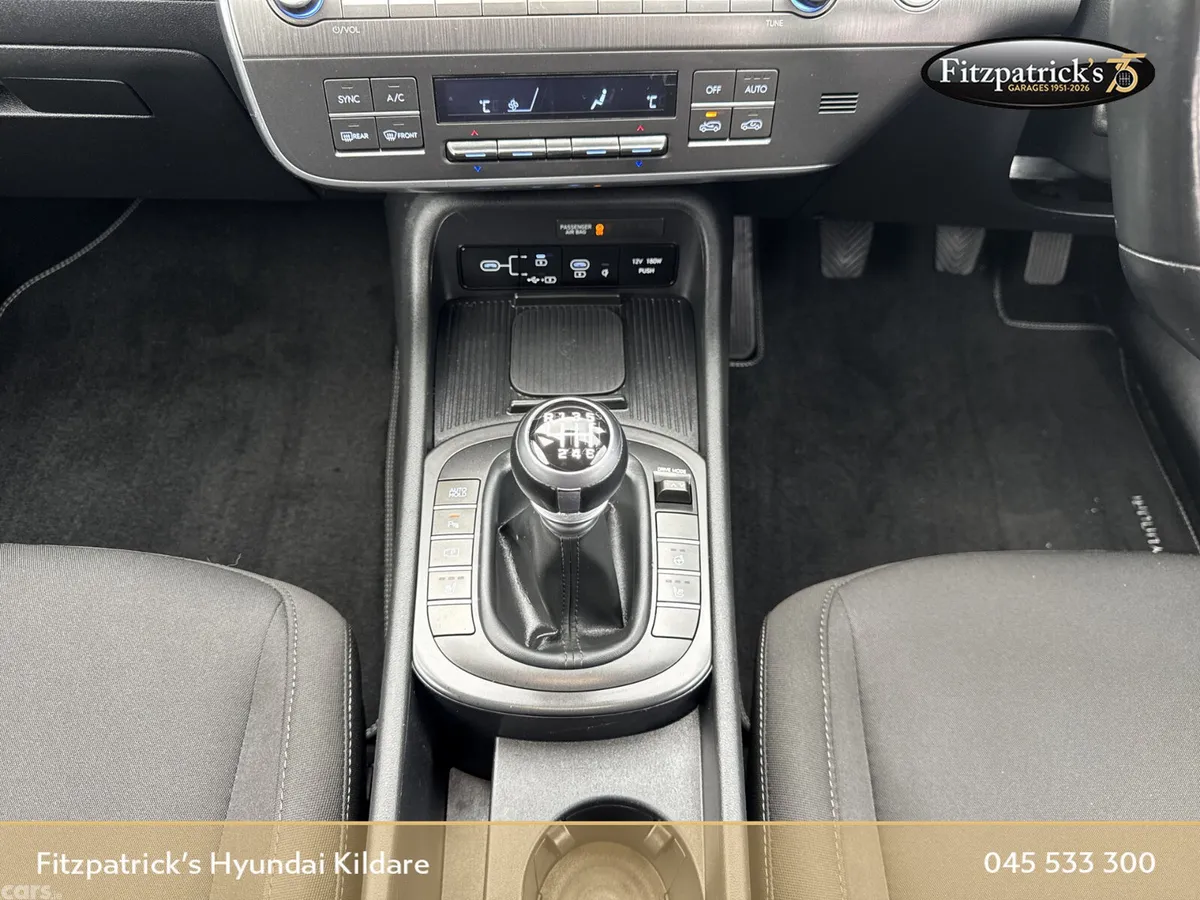 Hyundai KONA MPV, Petrol, 2024, White