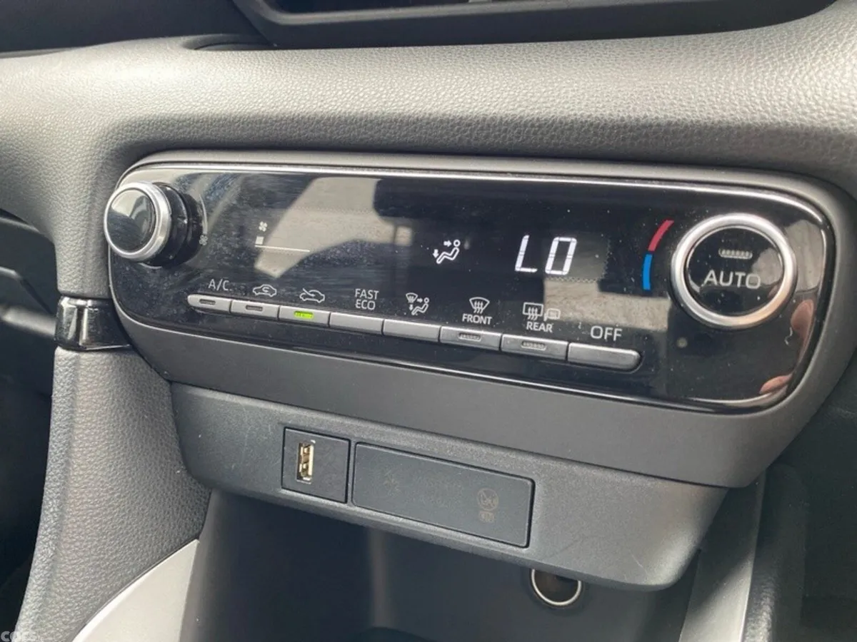 Toyota Yaris Hatchback, Petrol Hybrid, 2023, Grey