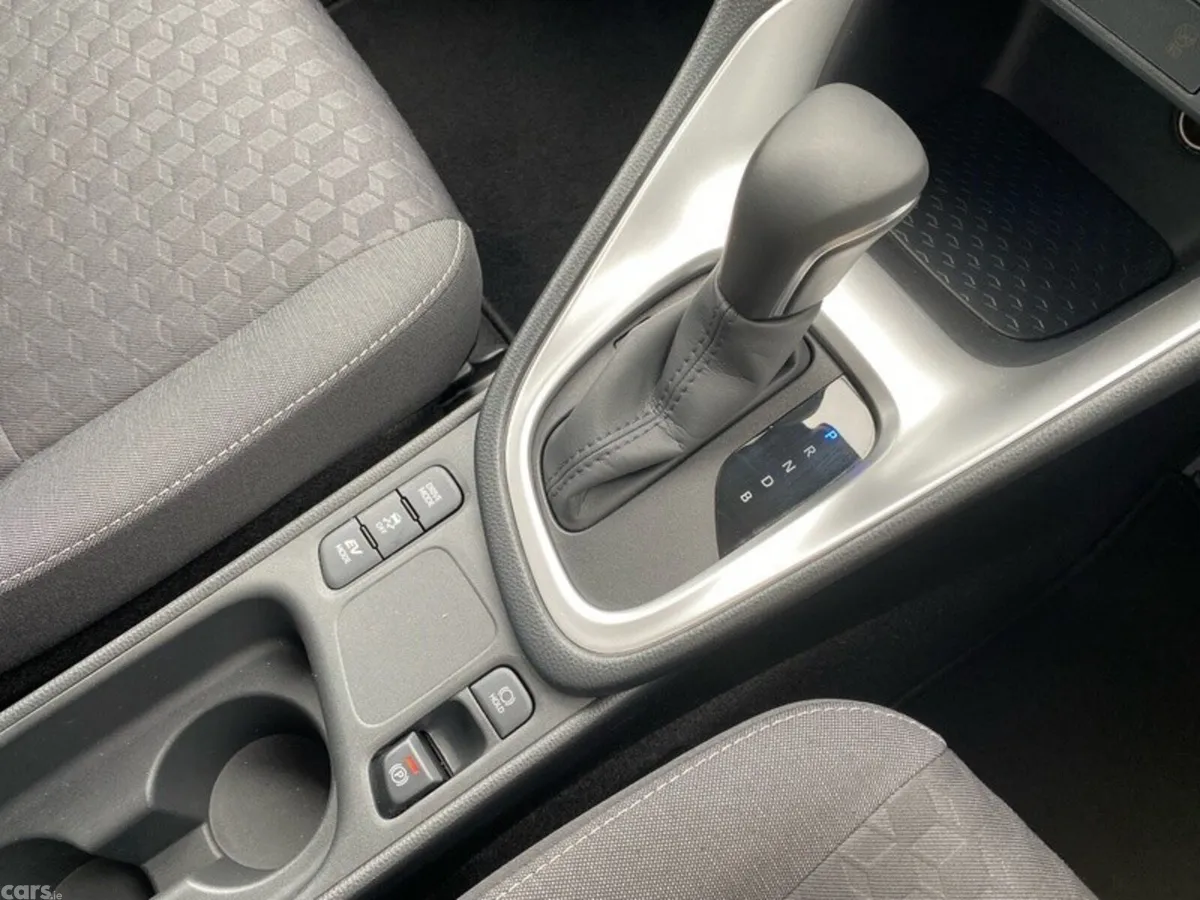 Toyota Yaris Hatchback, Petrol Hybrid, 2023, Grey