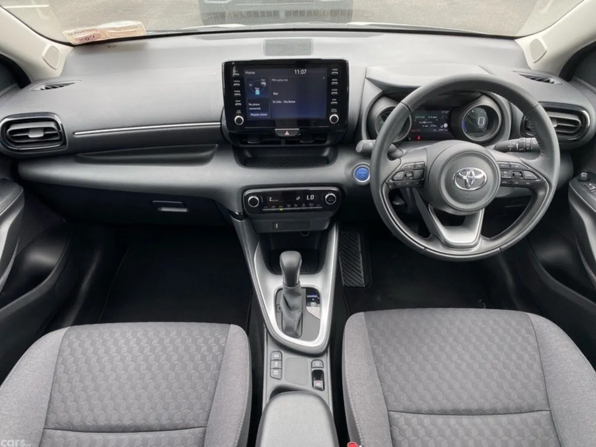 Toyota Yaris Hatchback, Petrol Hybrid, 2023, Grey