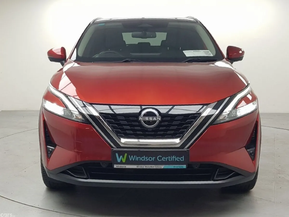 Nissan Qashqai MPV, Petrol, 2023, Red