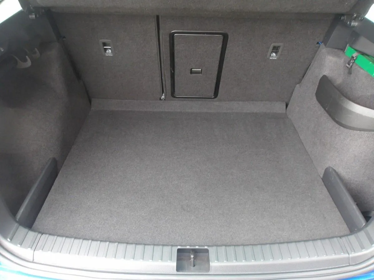 Skoda Karoq SUV, Diesel, 2025, Blue