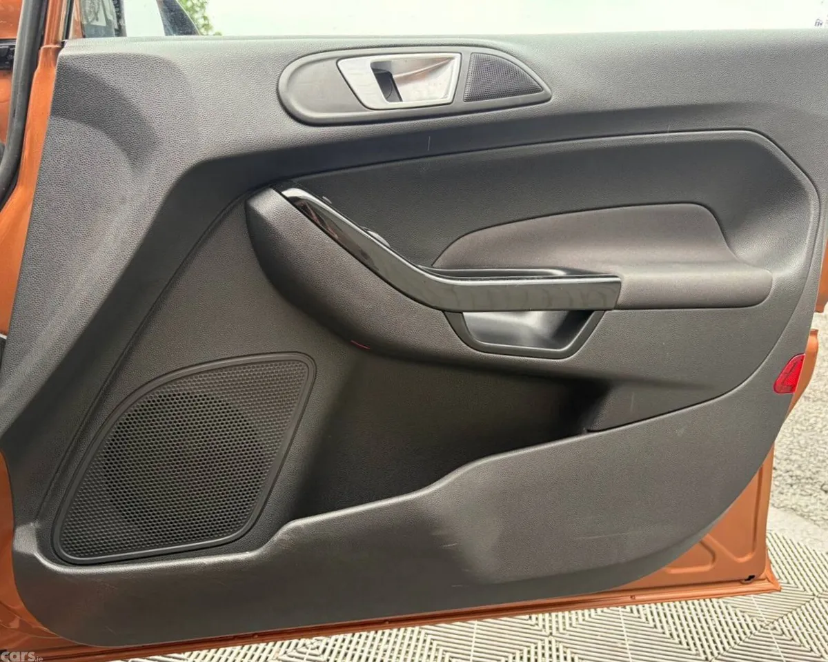 Ford Fiesta Hatchback, Petrol, 2015, Brown