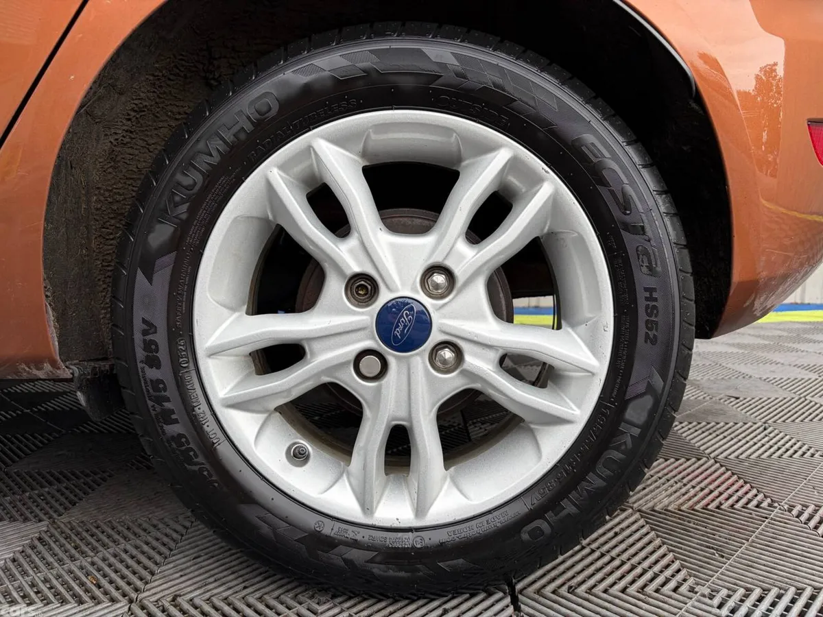 Ford Fiesta Hatchback, Petrol, 2015, Brown