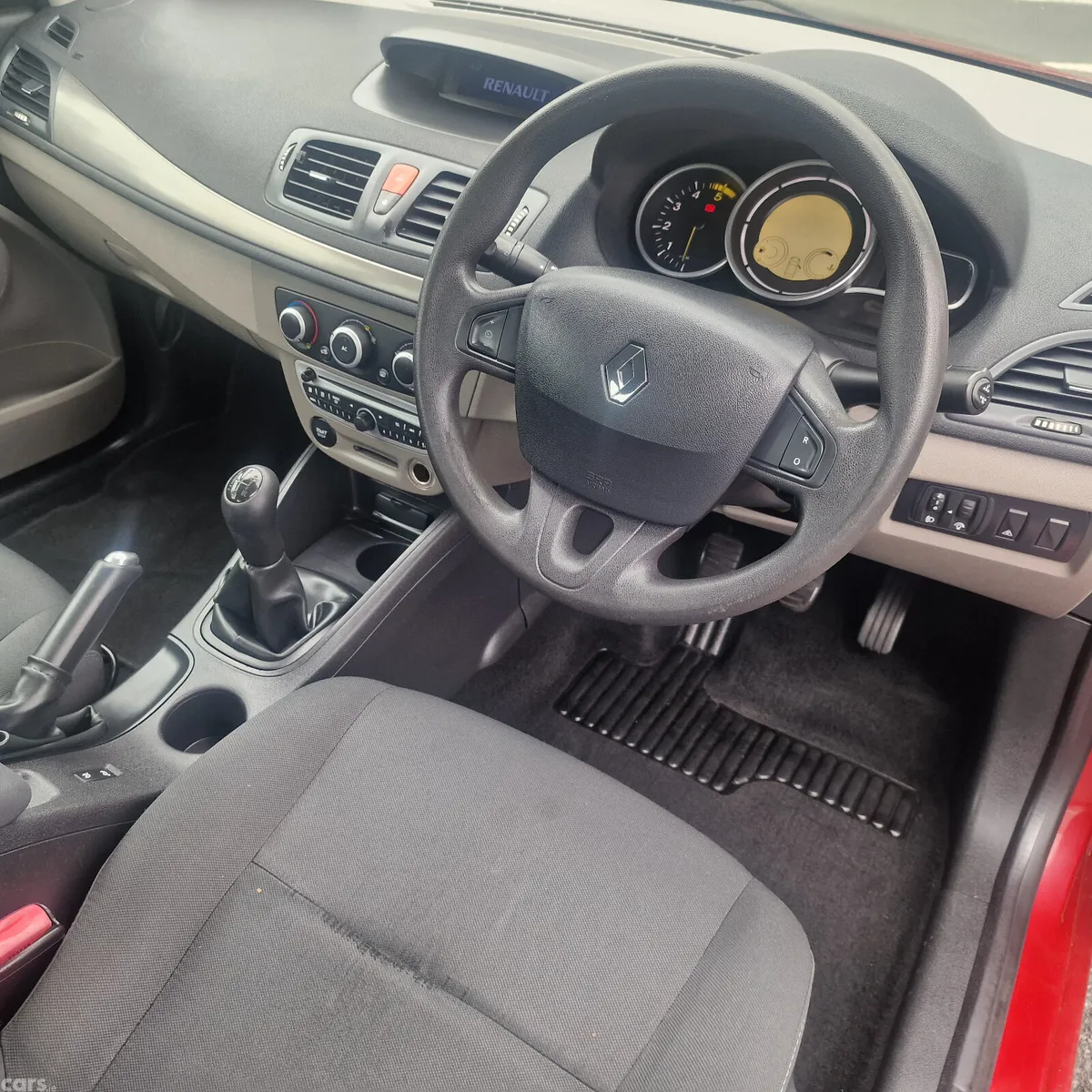 Renault Fluence Saloon, Diesel, 2011, Red