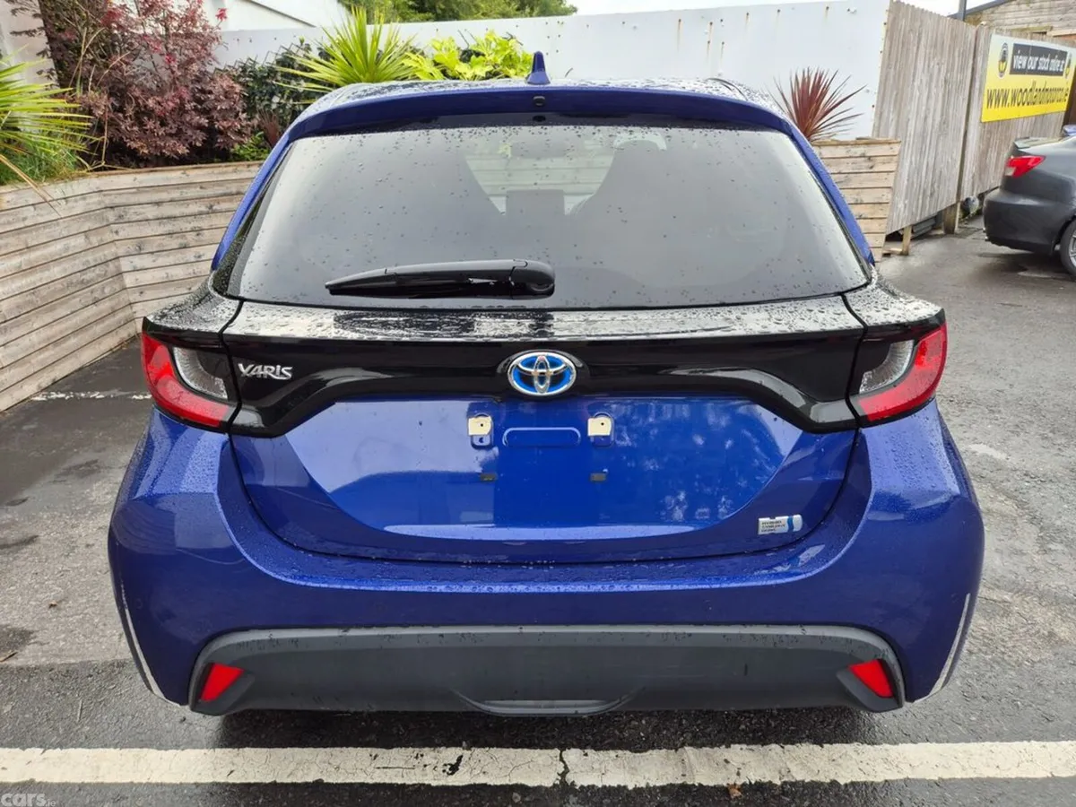 Toyota Yaris Hatchback, Petrol Hybrid, 2022, Blue