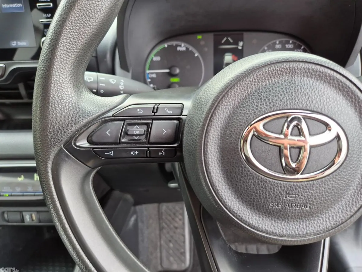 Toyota Yaris Hatchback, Petrol Hybrid, 2022, Blue