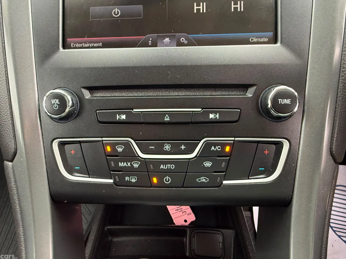 Ford Mondeo Hatchback, Diesel, 2015, White