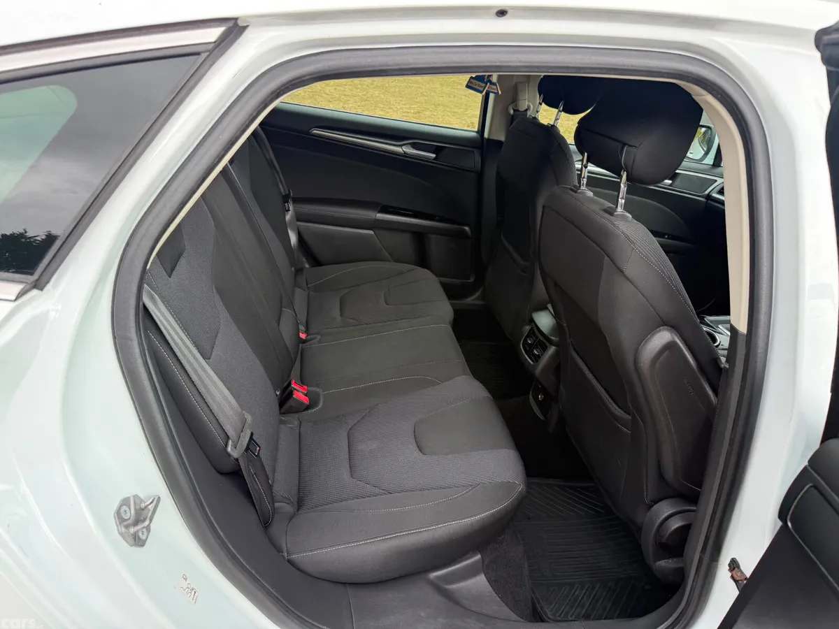 Ford Mondeo Hatchback, Diesel, 2015, White