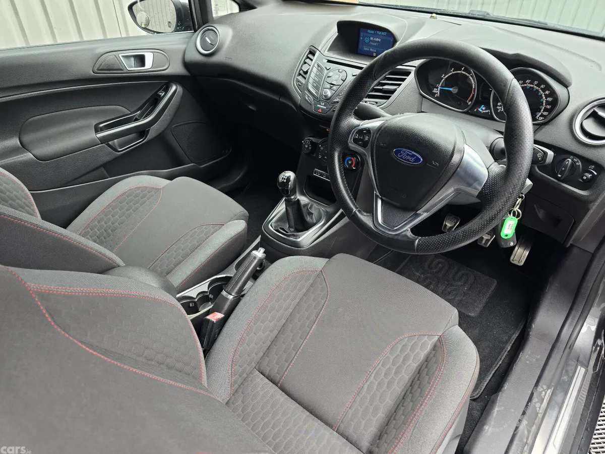 Ford Fiesta Hatchback, Petrol, 2016, Grey
