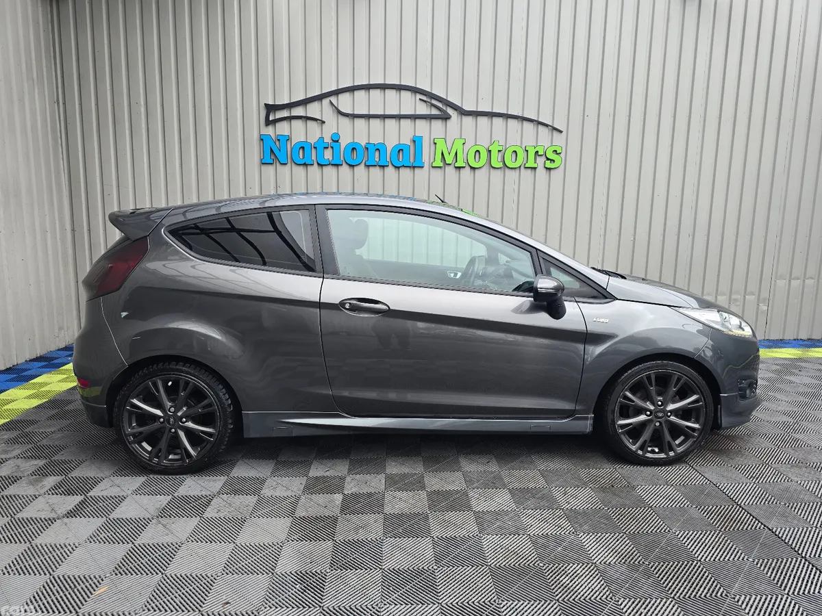 Ford Fiesta Hatchback, Petrol, 2016, Grey
