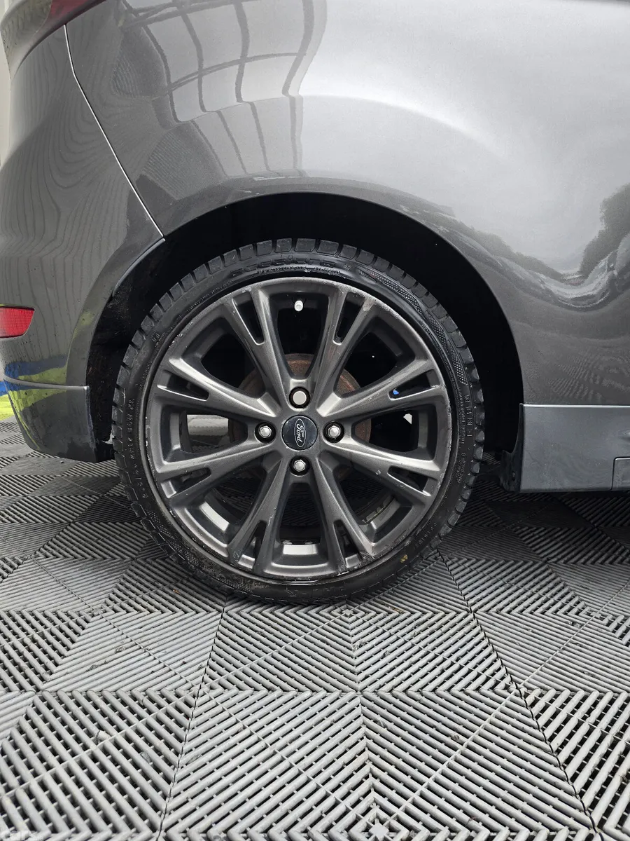 Ford Fiesta Hatchback, Petrol, 2016, Grey