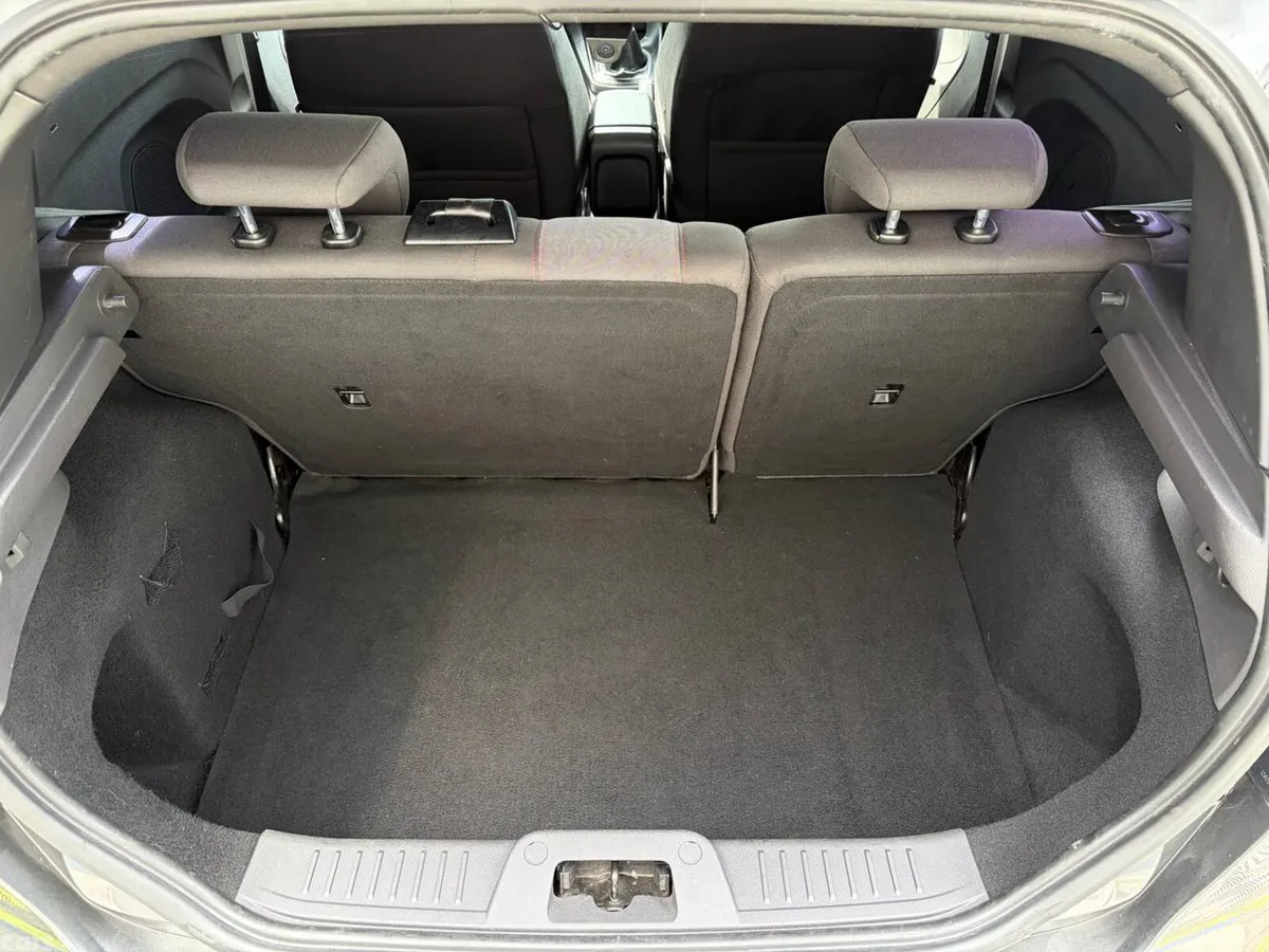 Ford Fiesta Hatchback, Petrol, 2016, Grey