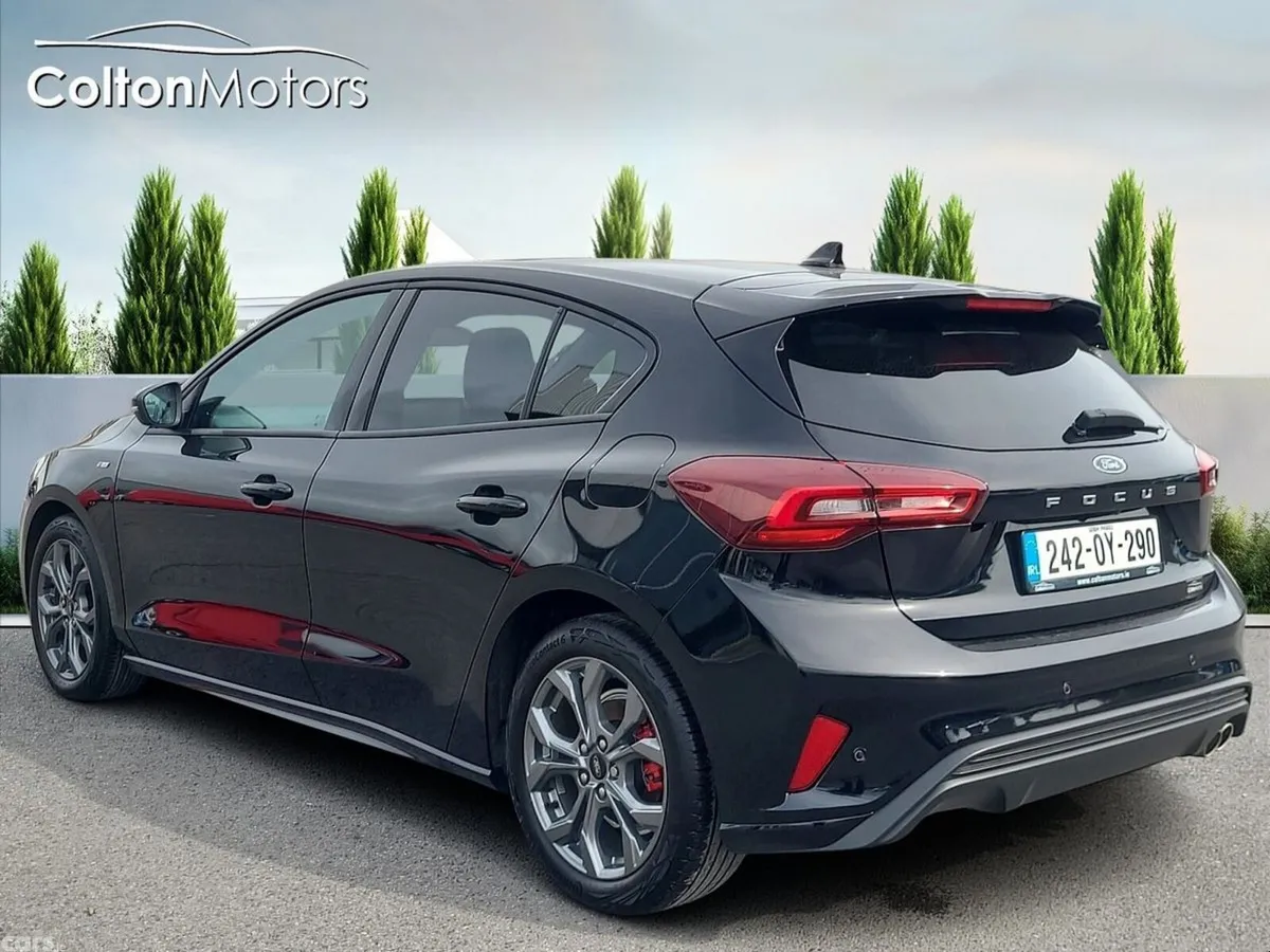 Ford Focus Hatchback, Petrol, 2024, Black