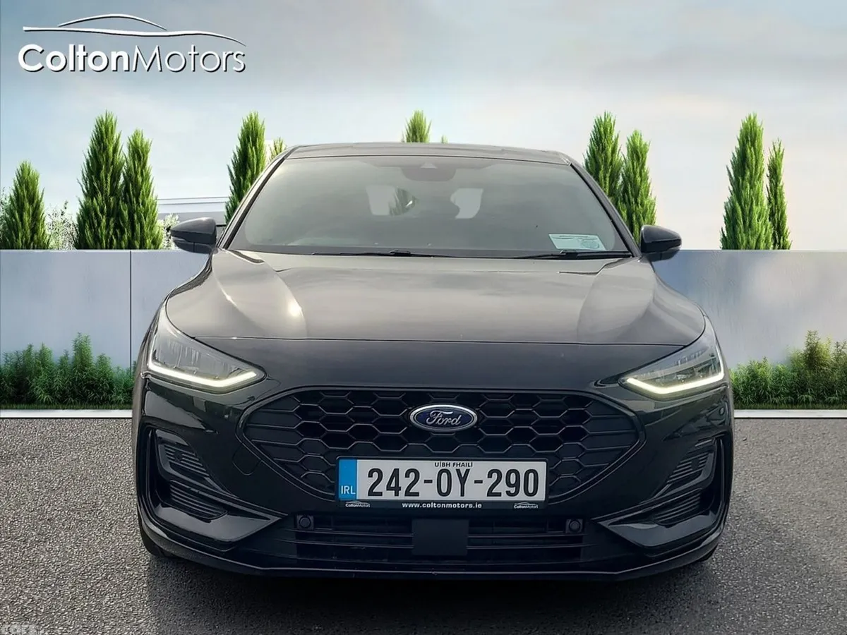 Ford Focus Hatchback, Petrol, 2024, Black