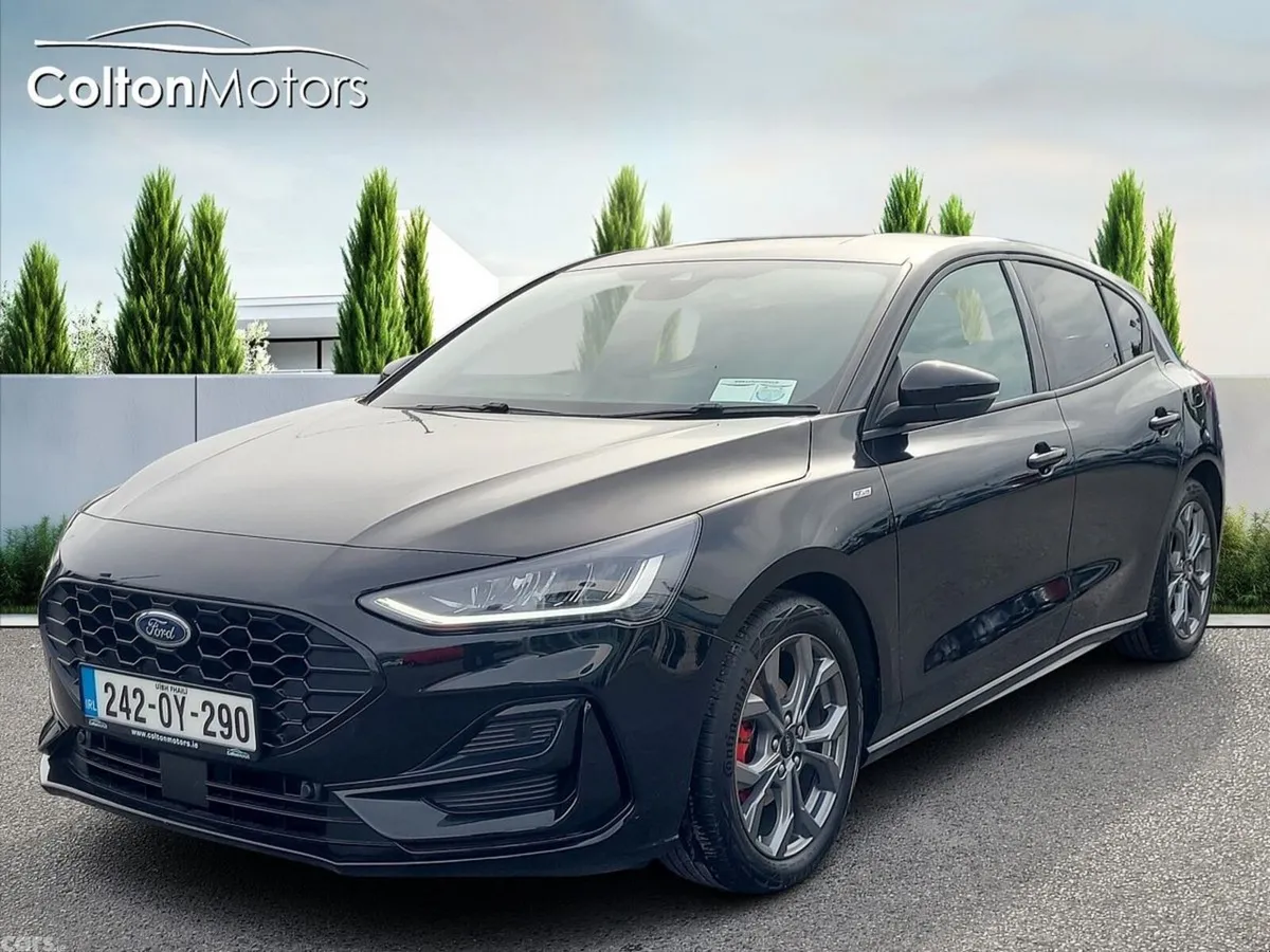Ford Focus Hatchback, Petrol, 2024, Black