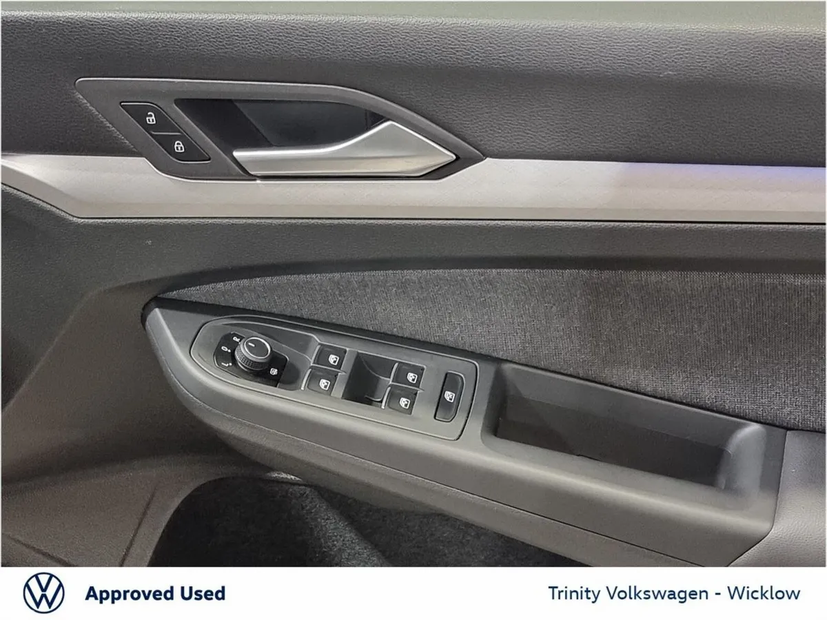 Volkswagen Golf Estate, Petrol, 2023, White