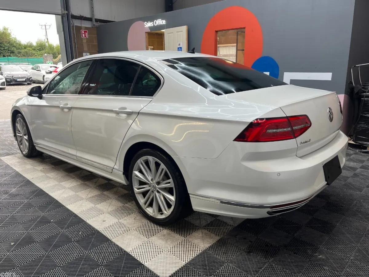 Volkswagen Passat Saloon, Petrol, 2017, White