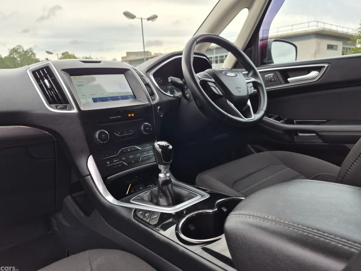 Ford Galaxy MPV, Diesel, 2019, Red