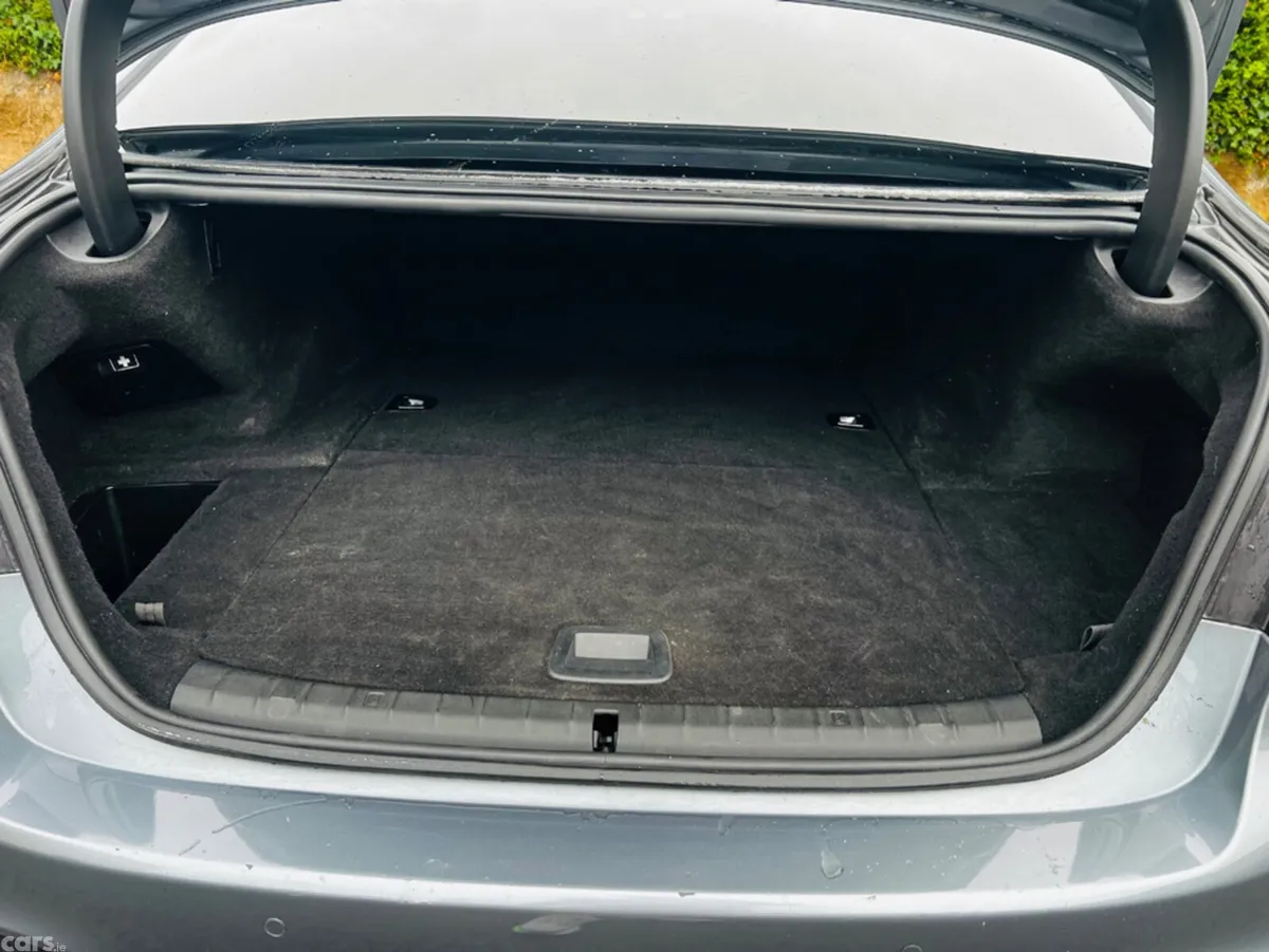 BMW 5-Series Saloon, Petrol Plug-in Hybrid, 2018, Blue
