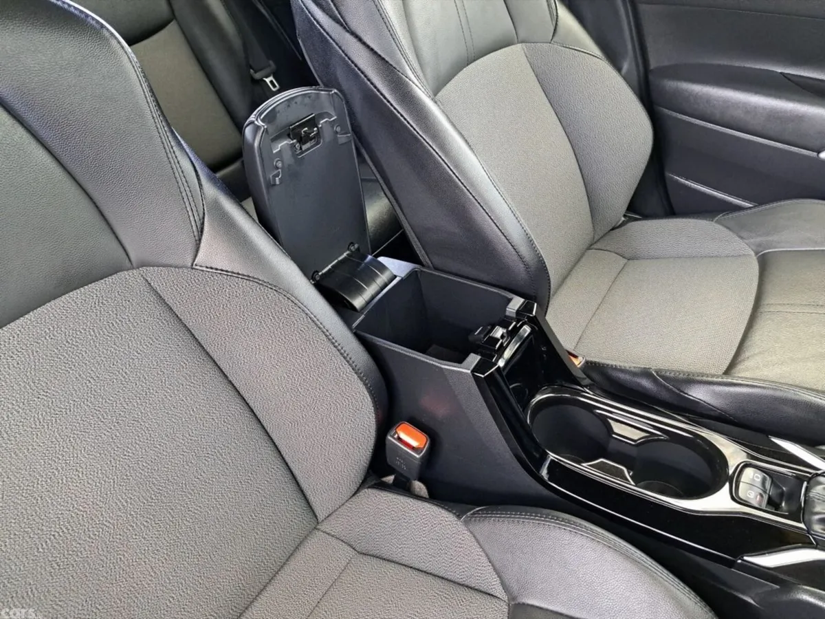 Toyota Corolla Cross Saloon, Petrol Hybrid, 2024, Black