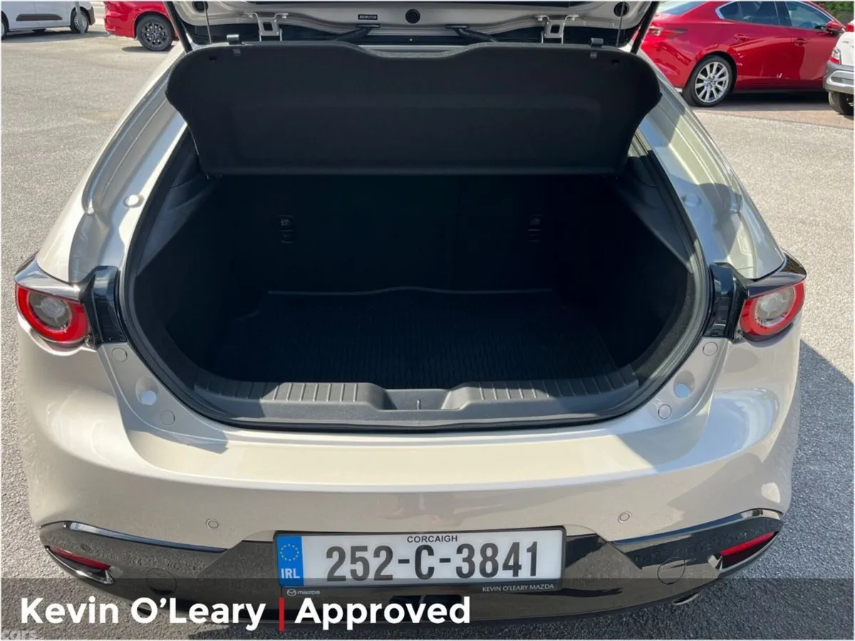 Mazda Mazda3 Hatchback, Petrol, 2025, White