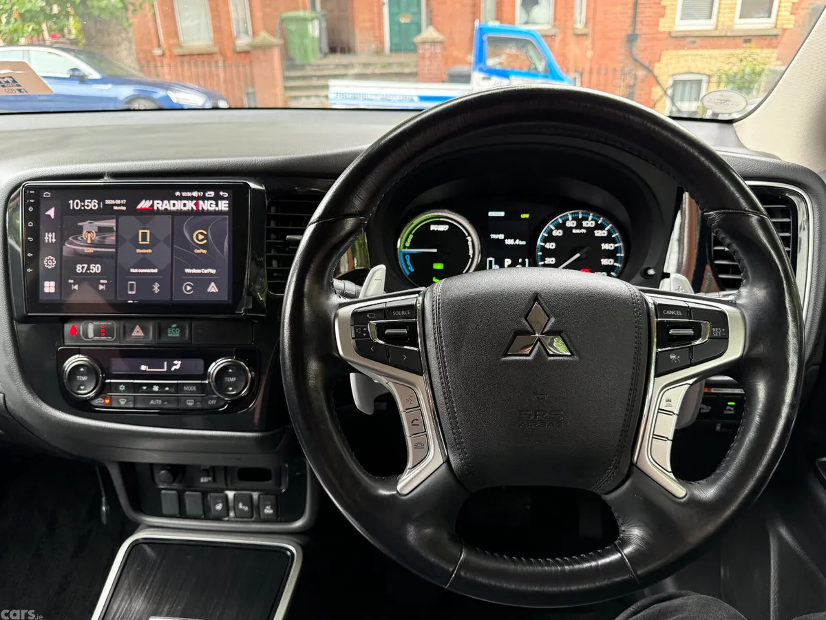 Mitsubishi Outlander SUV, Petrol Plug-in Hybrid, 2017, White