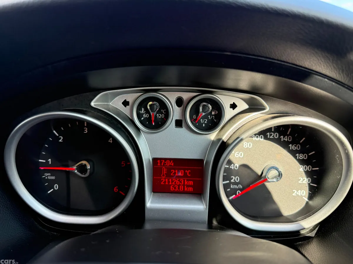 Ford Focus Hatchback, Diesel, 2010, Silver
