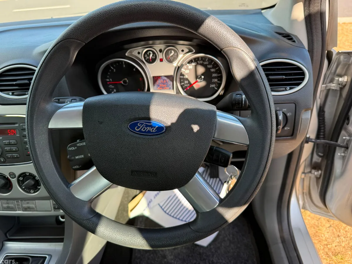 Ford Focus Hatchback, Diesel, 2010, Silver