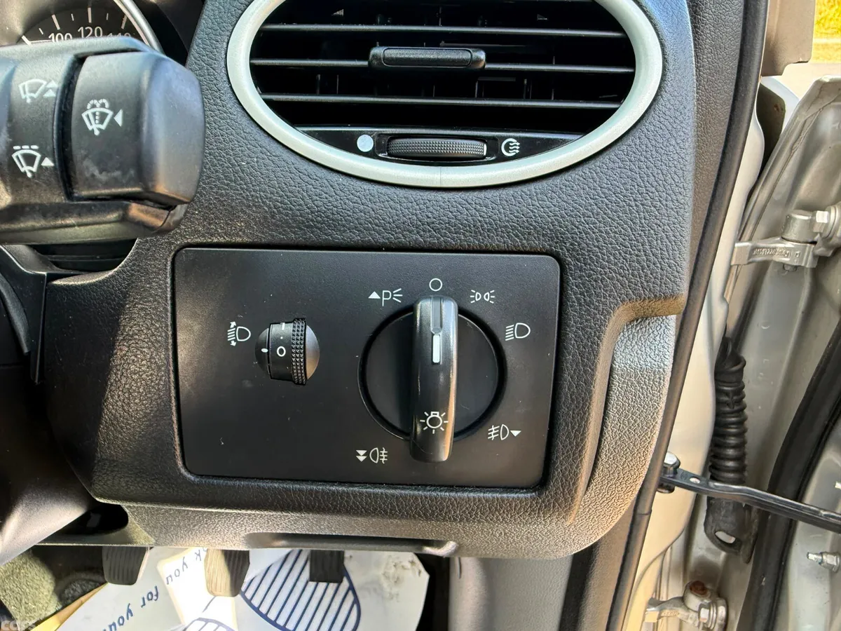Ford Focus Hatchback, Diesel, 2010, Silver