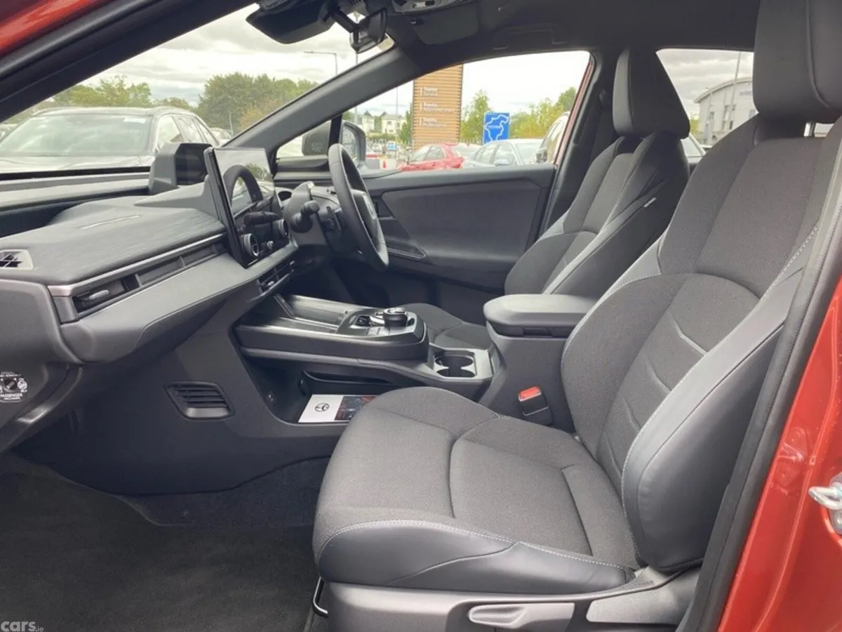 Toyota C-HR Estate, Electric, 2026, Brown