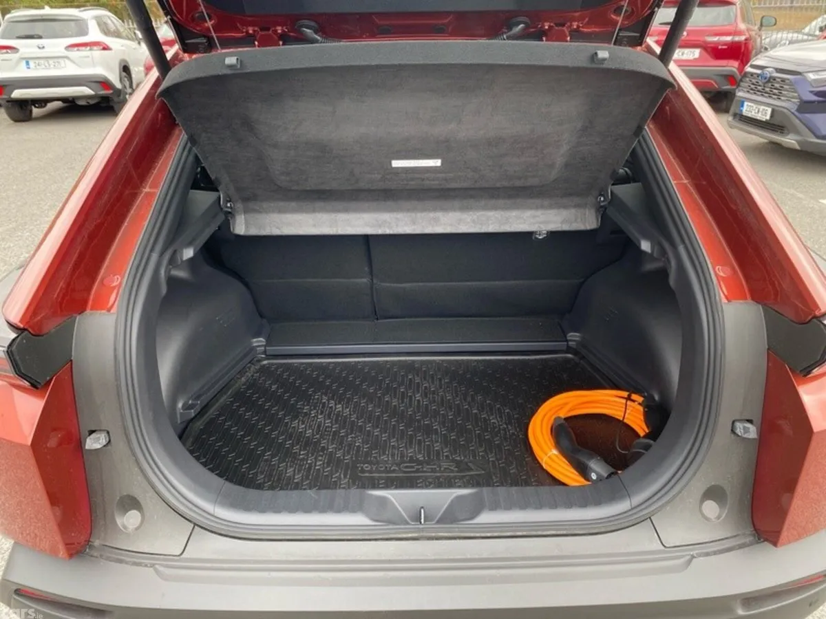 Toyota C-HR Estate, Electric, 2026, Brown