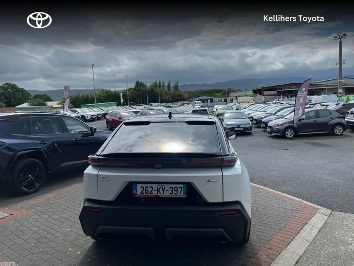 Toyota C-HR Estate, Electric, 2026, White