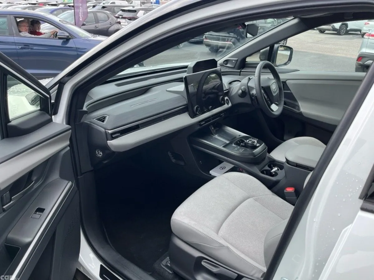 Toyota C-HR Estate, Electric, 2026, White
